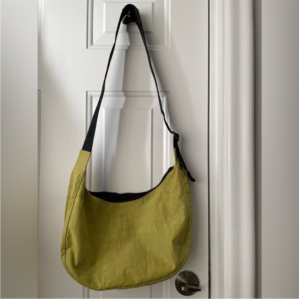 BAGGU medium crescent bag